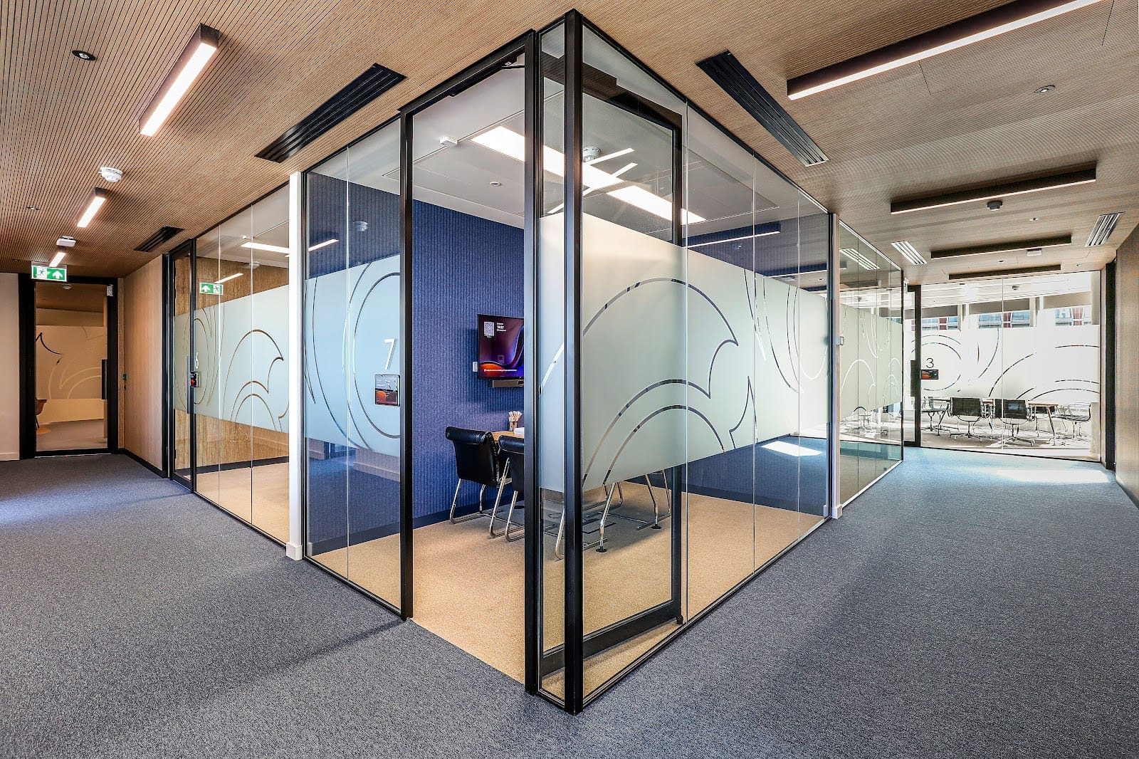 European Financial Institution Victoria London executive trading floor